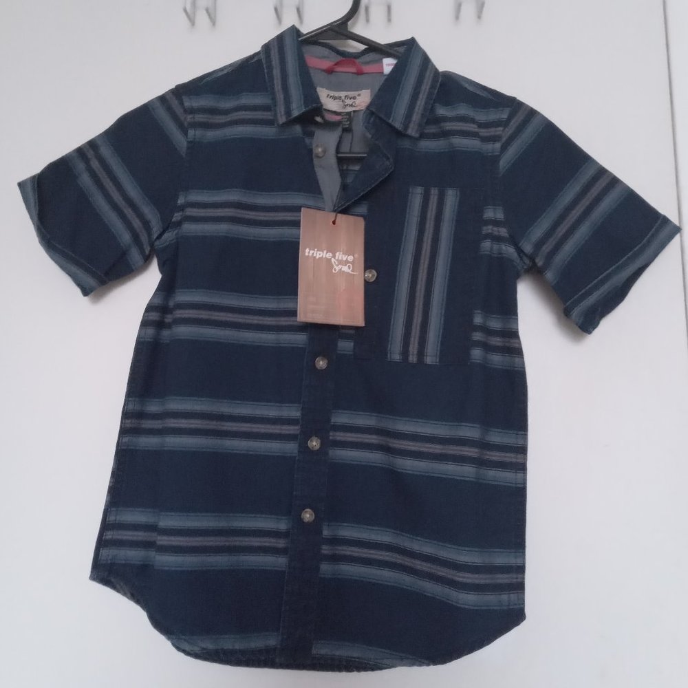 5/$25✨️Triple Five Soul Button Down Shirt